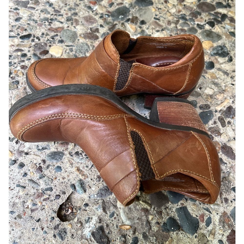 Born Handcrafted Footwear rich brown leather ankle booties, logo, Velcro, 7.5 - Picture 11 of 12